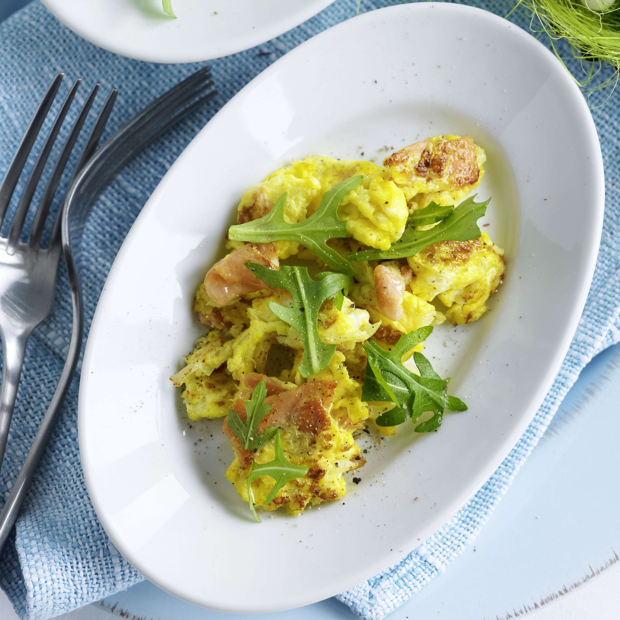 Œufs brouillés avec croûtons saumon et cresson Recette