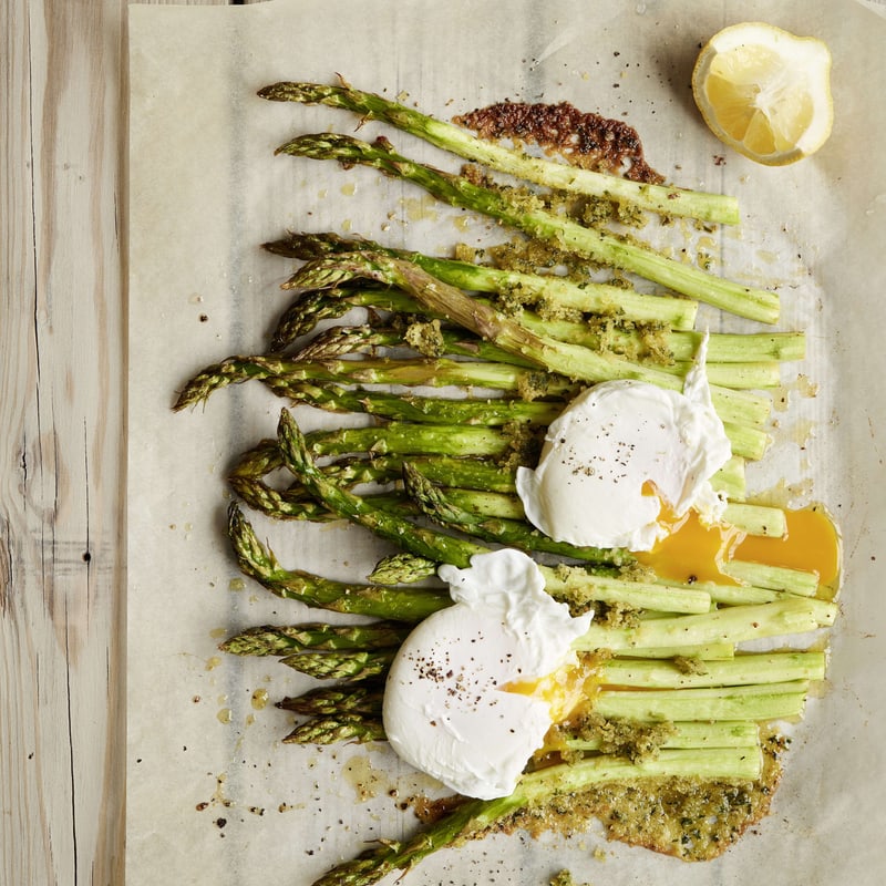 Taboulé di farro verde e asparagi con uova Ricetta