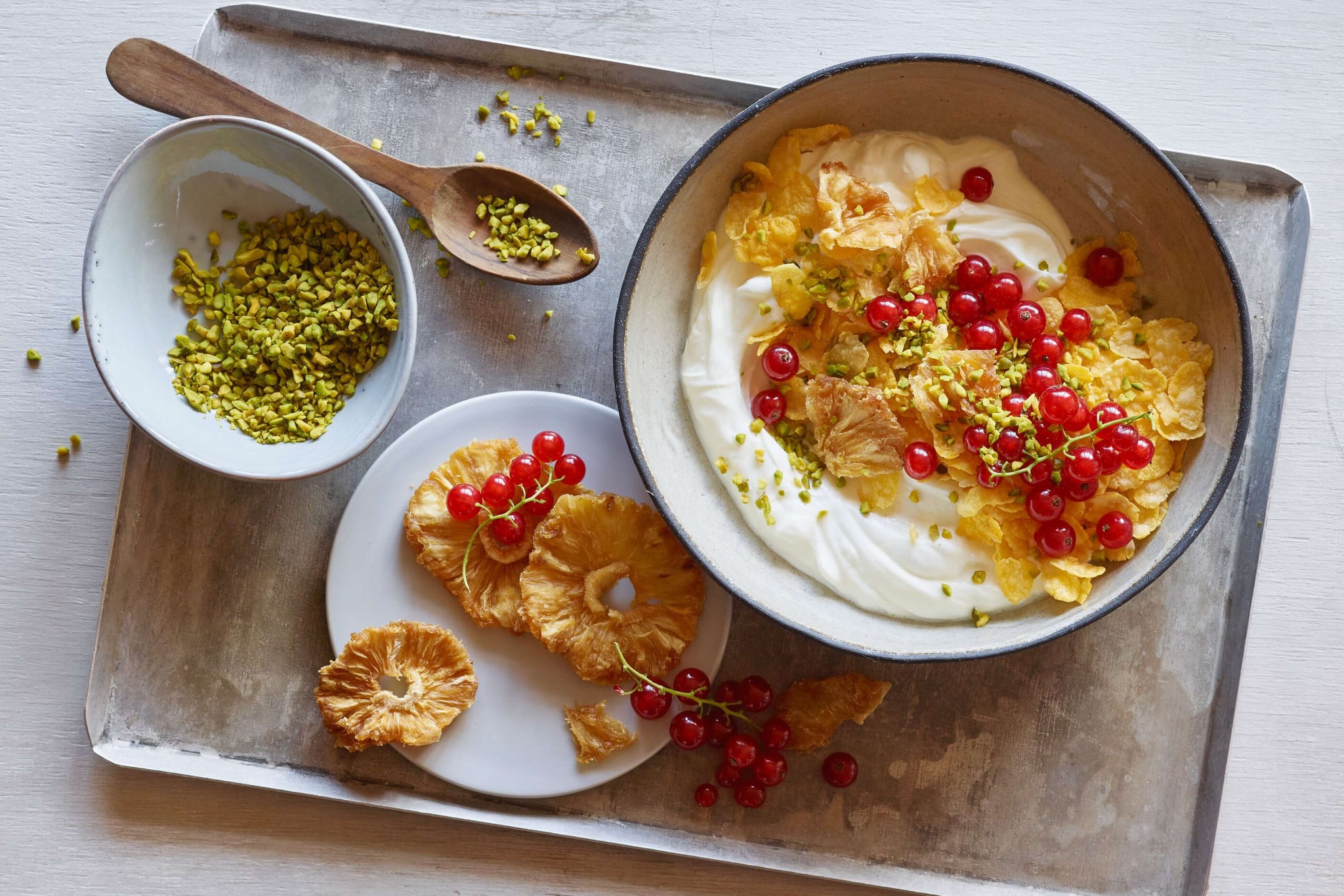 Rezept: Quark mit Ananas und Johannisbeeren | Migros iMpuls