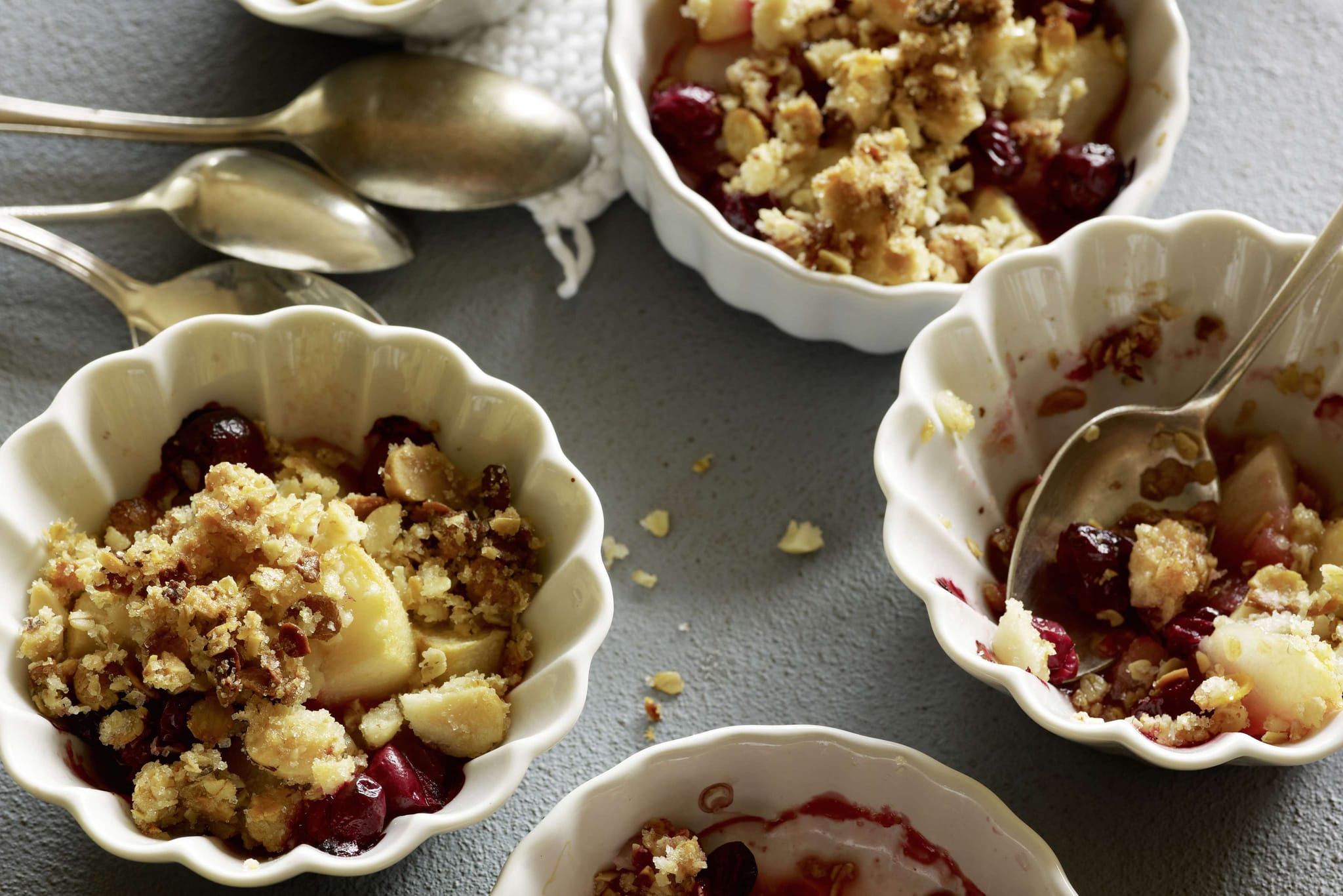 Rezept: Birnen-Crumble mit Preiselbeeren | Migros iMpuls