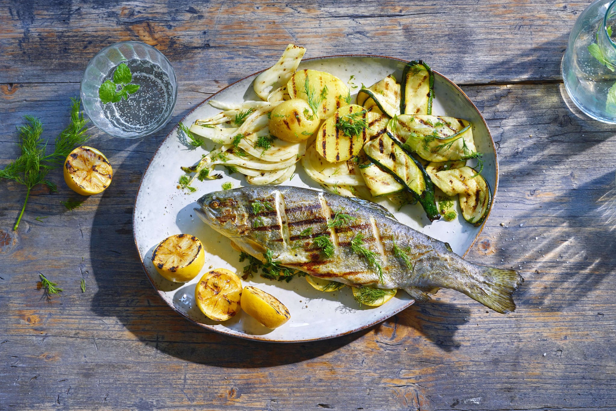 Kräuterforelle mit Kartoffelgemüse vom Grill | Migros iMpuls