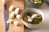 Zuppa di cavolo bianco e zenzero al tofu