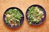 Salade de doucette avec noix, champignons et œuf