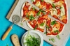 Pizza aux légumes sans gluten avec champignons