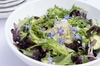 Salade au quinoa avec asperges et avocat
