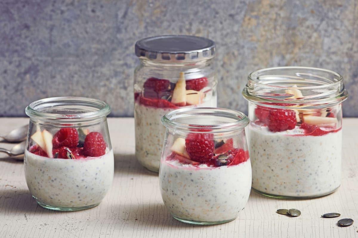 Overnight oats aux pommes et aux framboises