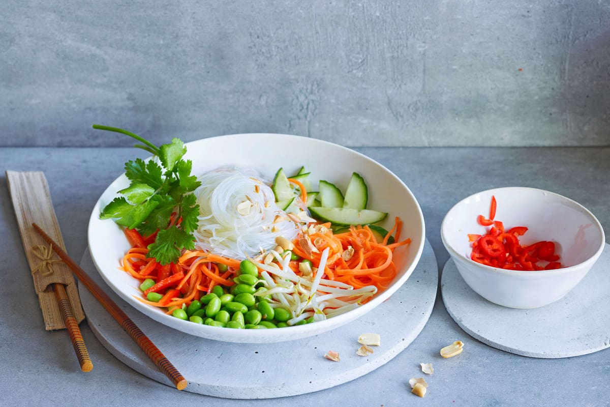 Insalata thailandese di vermicelli