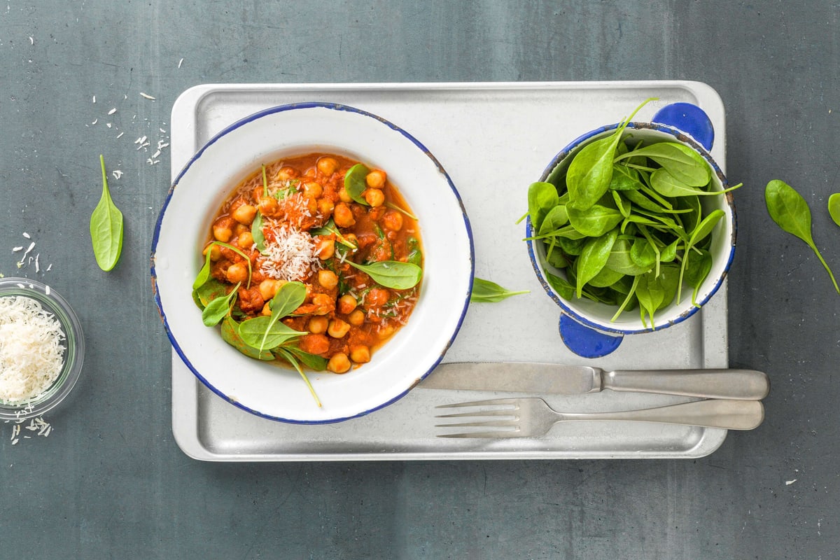 Ceci al pomodoro con spinaci e curry