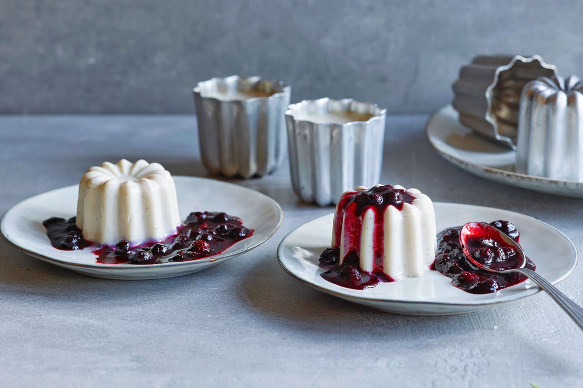 Veganer Cashew-Pudding mit Heidelbeeren