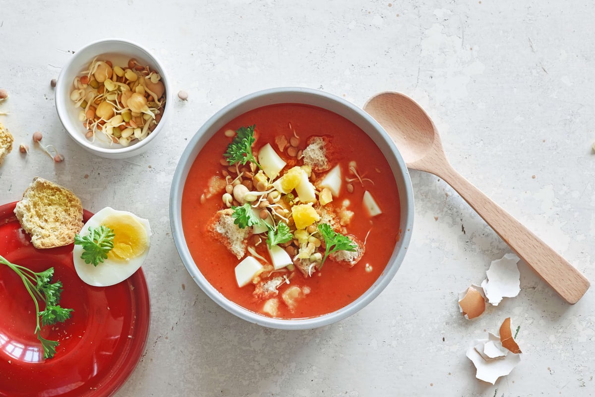Gazpacho fixfertig mit Ei und Sprossen