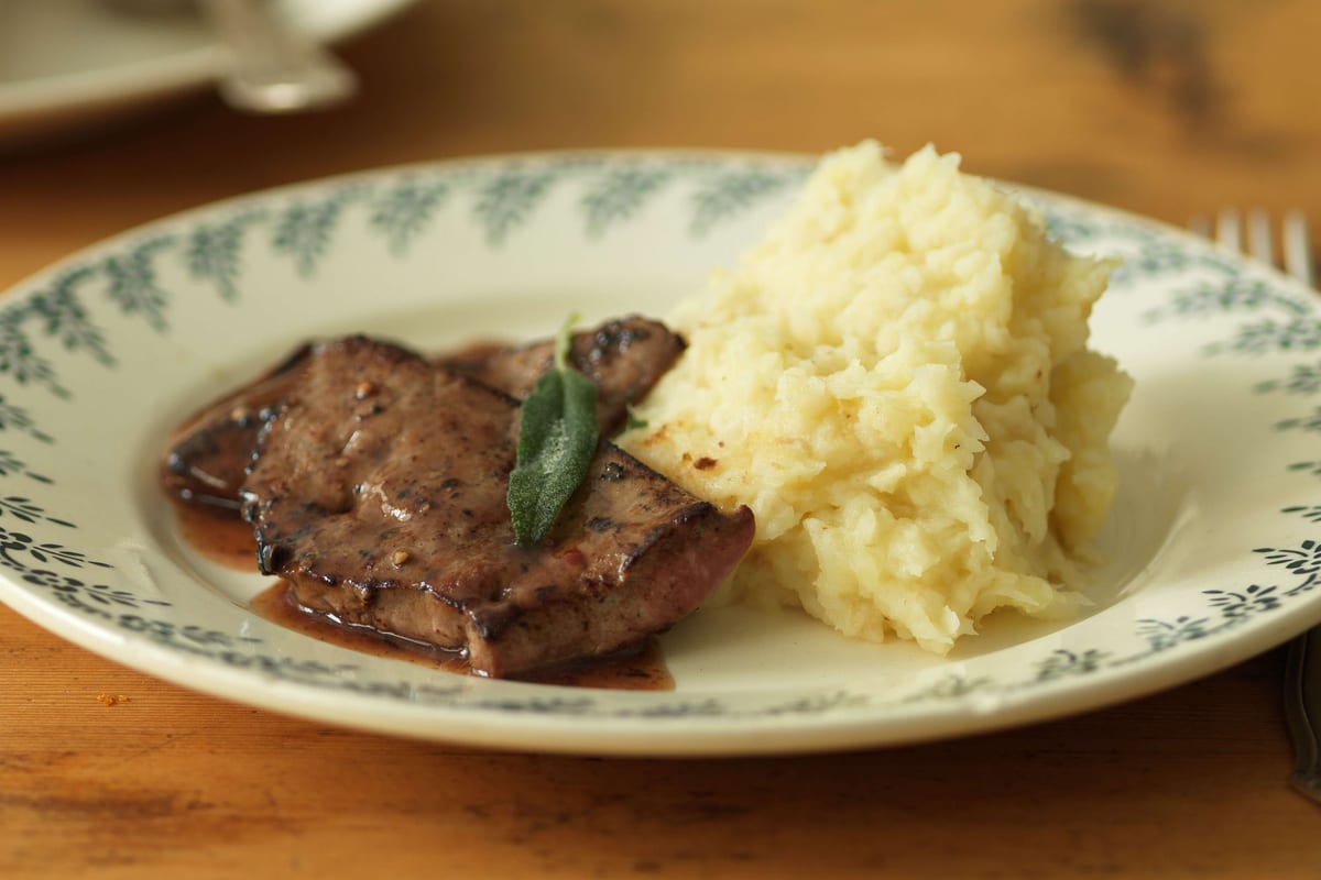 Fettina di fegato di vitello con purea di sedano