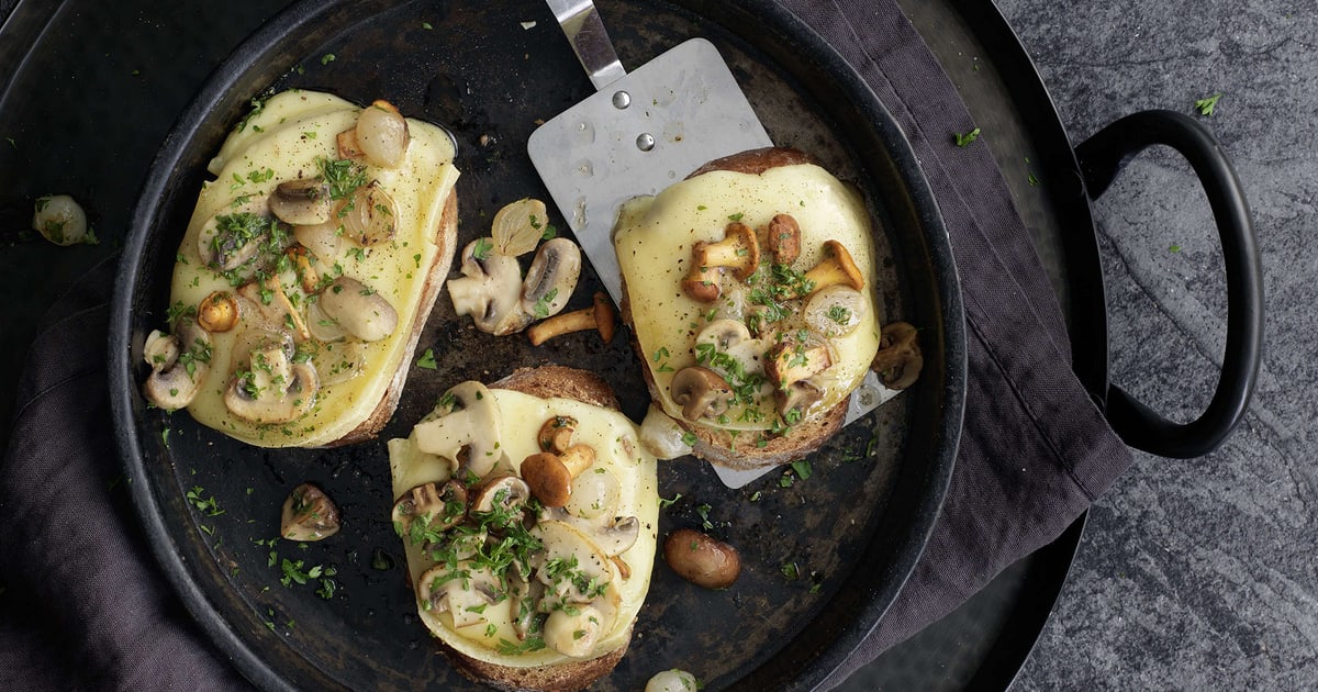 Tranches au fromage à raclette avec champignons | Migusto