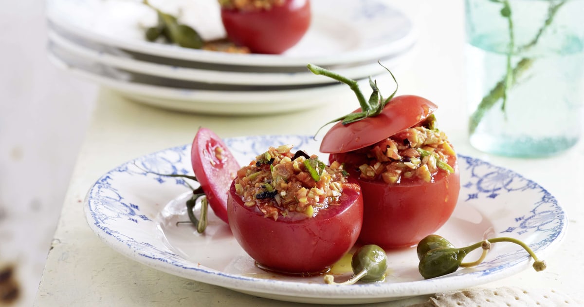 Tomaten mit Gemüse-Tatar | Rezept