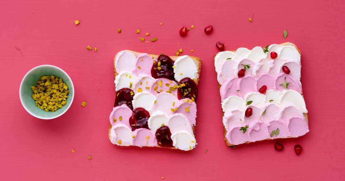 Rosa Frischkäse-Toast | Rezept
