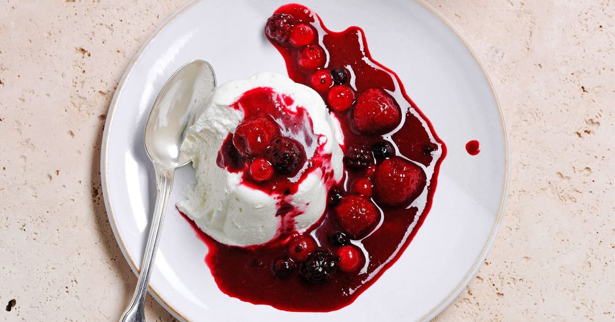 Compote De Fruits Rouges Flan à la crème acidulée avec compote de fruits rouges | Migusto