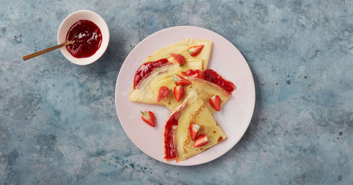 Crêpes mit Erdbeerkonfitüre | Rezept