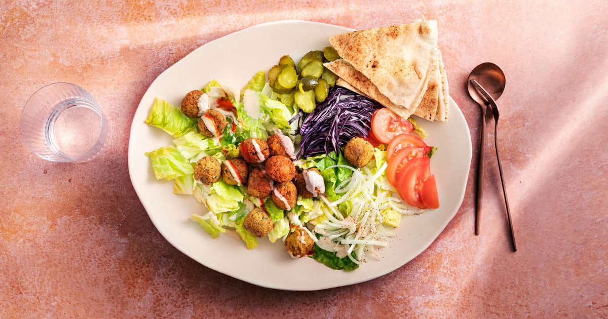 Falafelsalat mit Cocktaildressing | Rezept