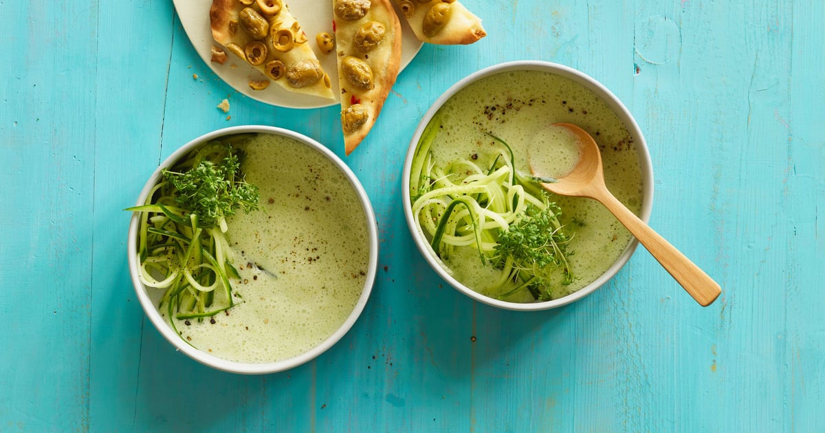 Kalamansi-Gurken-Kaltschale mit Olivenbrot | Rezept