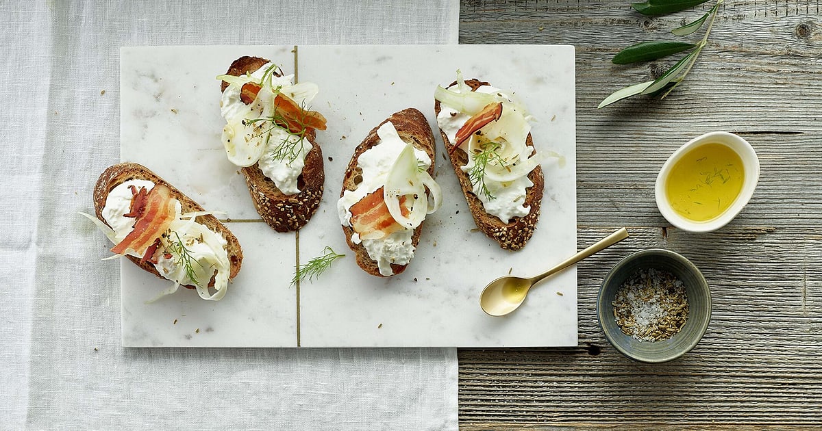 Crostini mit Fenchel, Burrata und Speck | Rezept