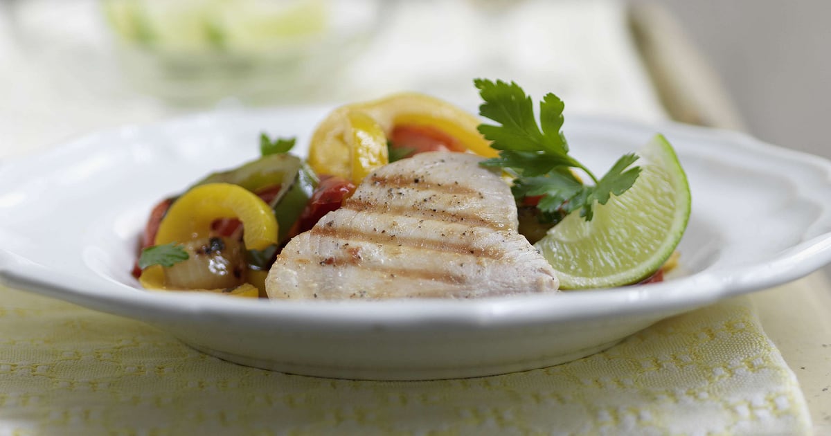Peperonata mit grilliertem Thunfisch | Rezept