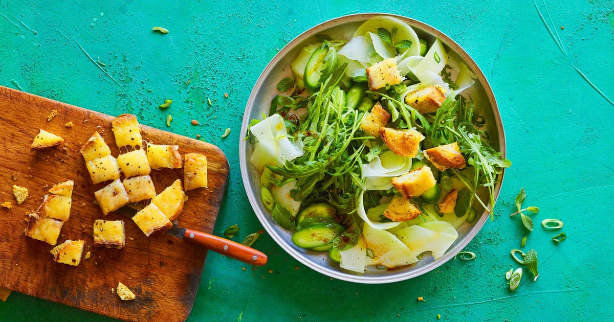 Melonensalat mit Käsecroûtons | Rezept