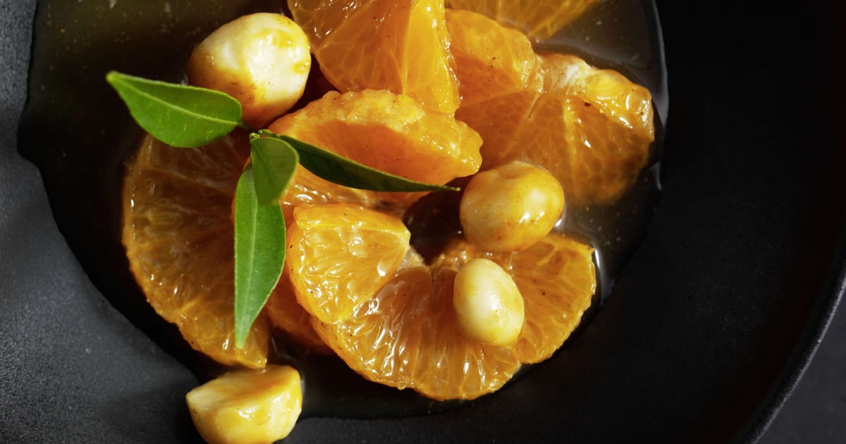 Mandarinensalat mit Nusskrokant | Migusto