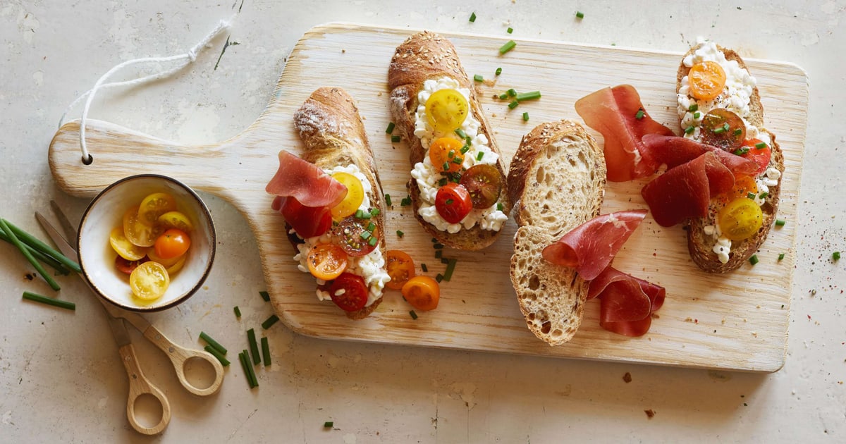 Tartine De Cottage Cheese A La Tomate Et A La Viande Des Grisons