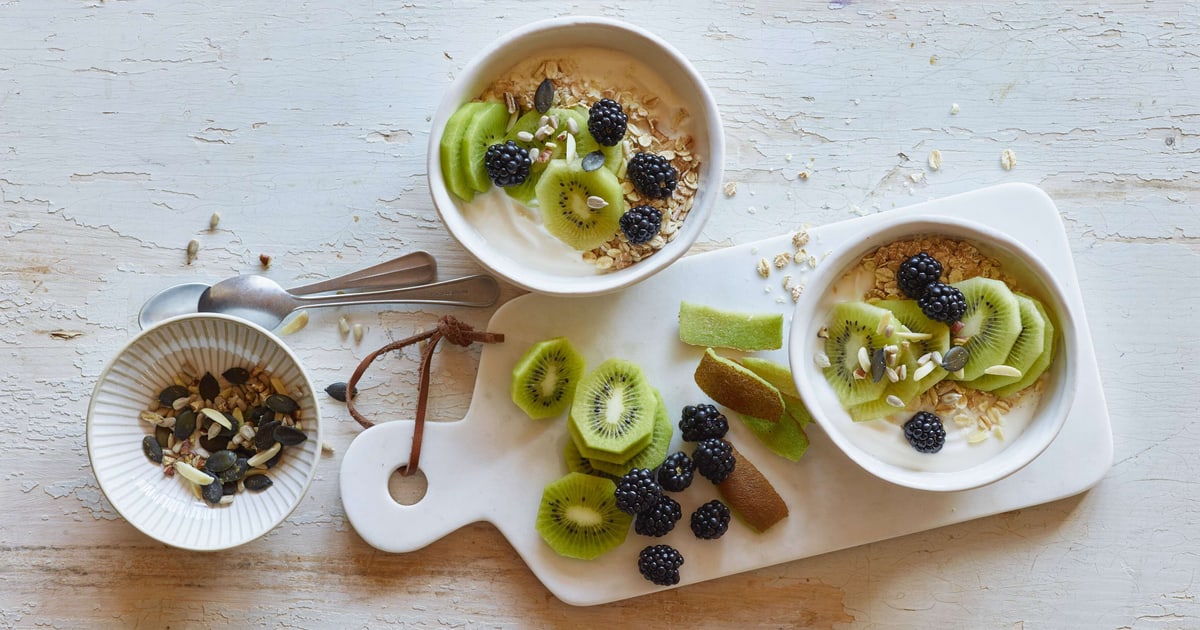 BREAKFAST BOWL SALUTARE ED ENERGETICA RICCA DI PROTEINE frutta