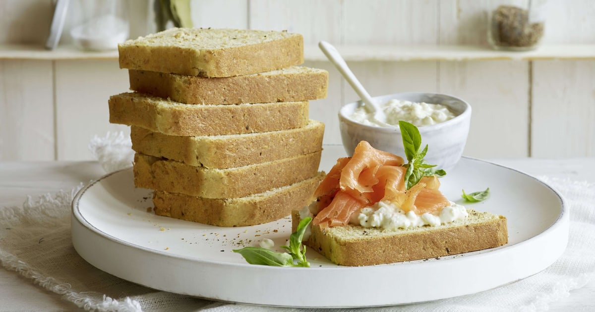Pain de mie aux herbes garni de saumon | Recette