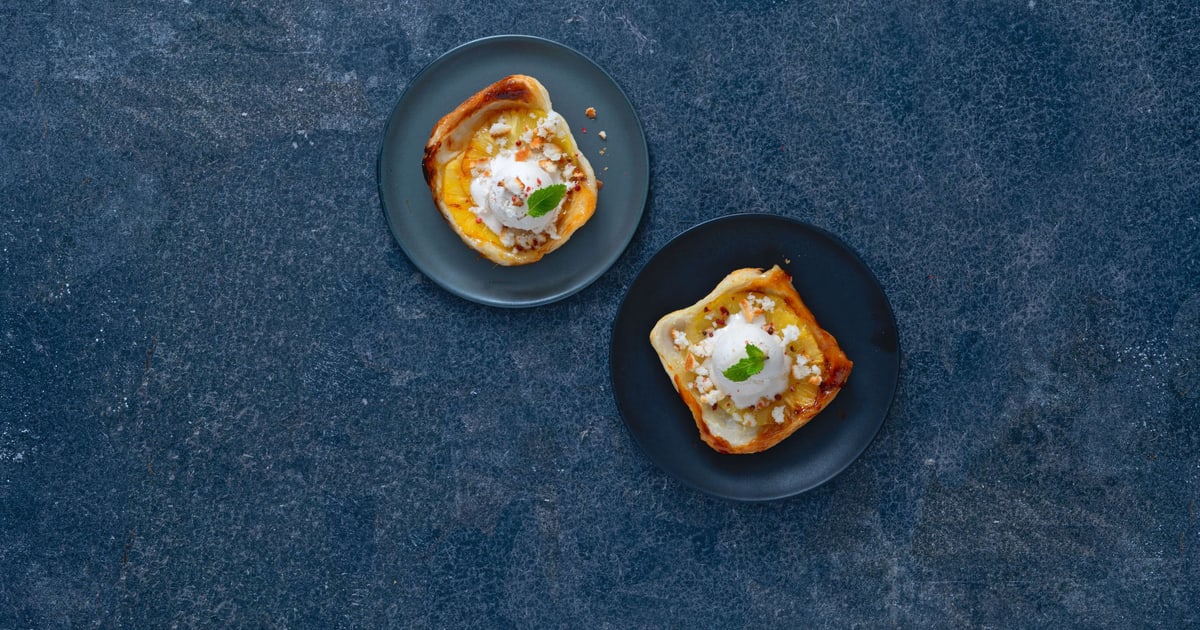 Vegane Ananastarte mit Vanilleglace | Rezept