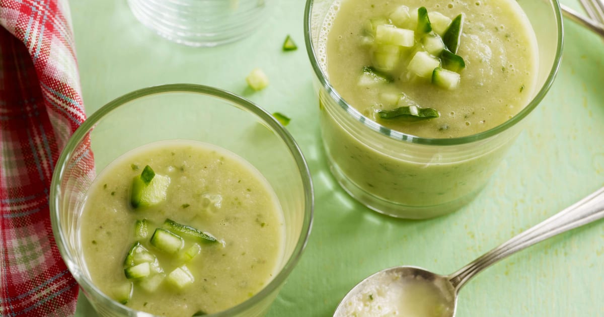 Gaspacho  la rhubarbe avec concombre et gingembre