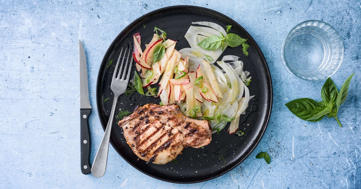C telette De Porc Sur Salade De Fenouil Et De Pomme Recette c-telette-de-porc-sur-salade-de-fenouil-et-de-pomme-recette