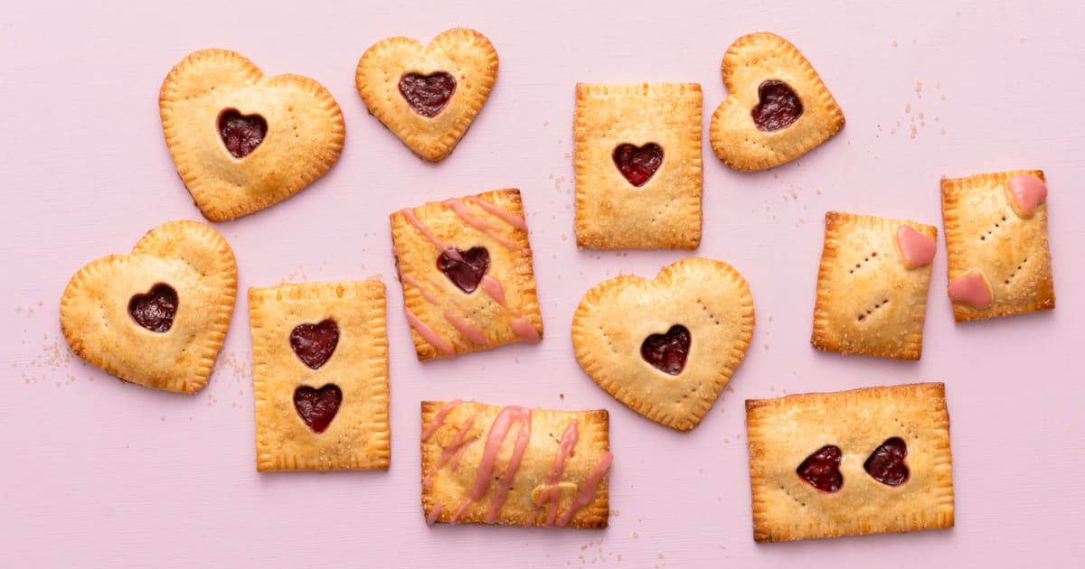 Pasta A Forma Di Cuore - Fotografie stock e altre immagini di