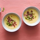 Salsiccia croustillante sur velouté de pommes de terre