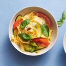 Tagliatelle aux tomates, à la courgette et au basilic