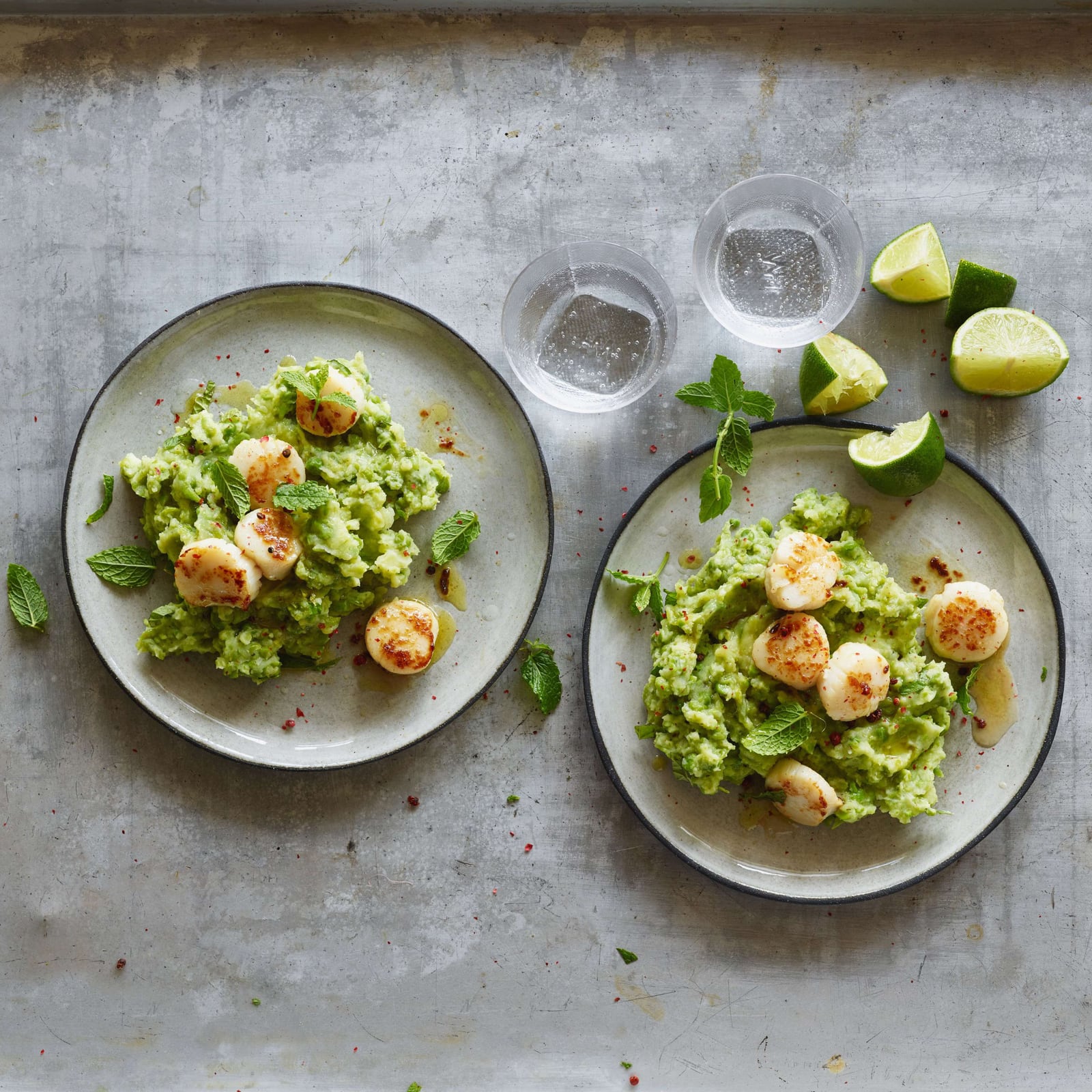 Jakobsmuscheln mit Kapern und rosa Pfeffer | Rezept