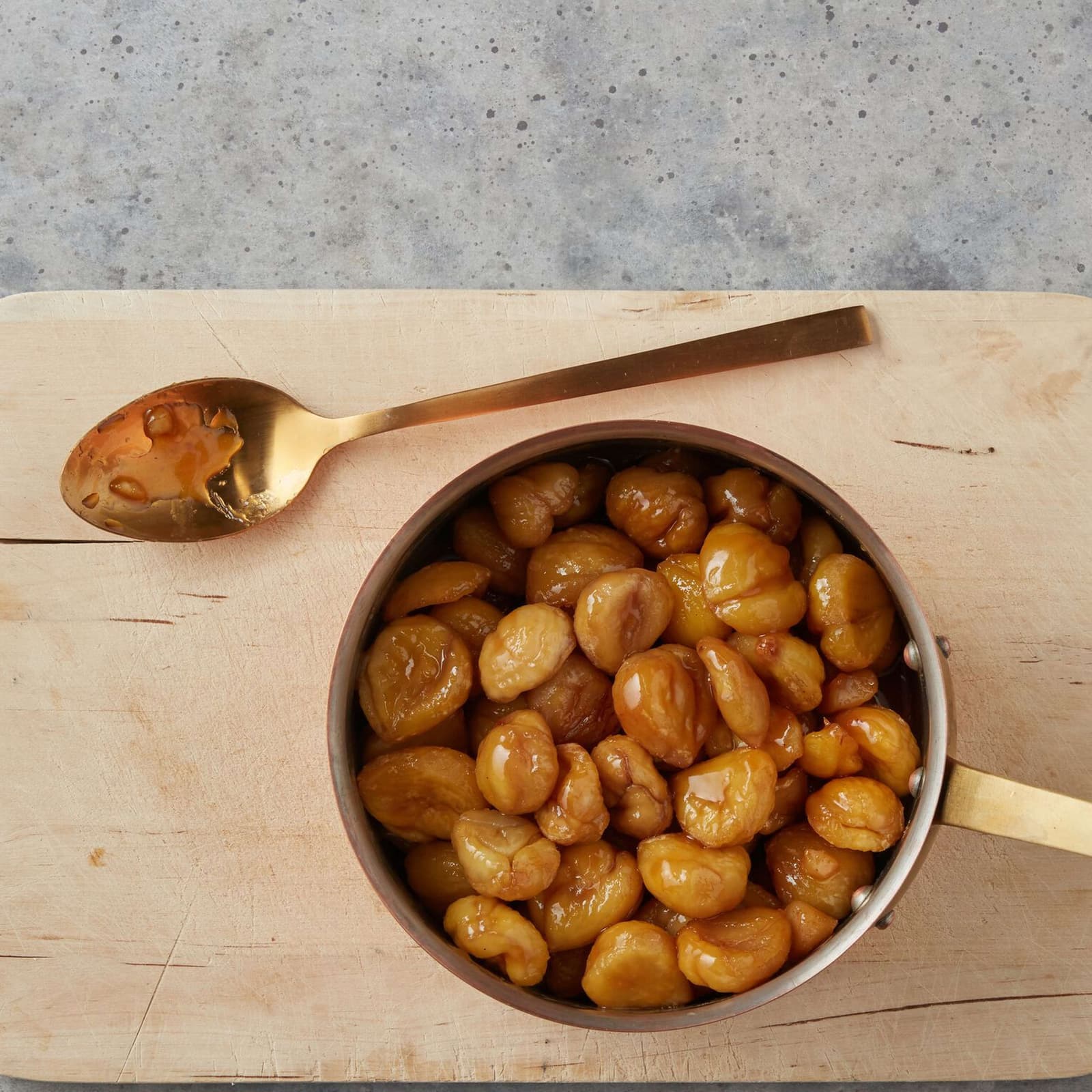 Rotkohl mit Äpfeln und Rauchmandeln | Rezept