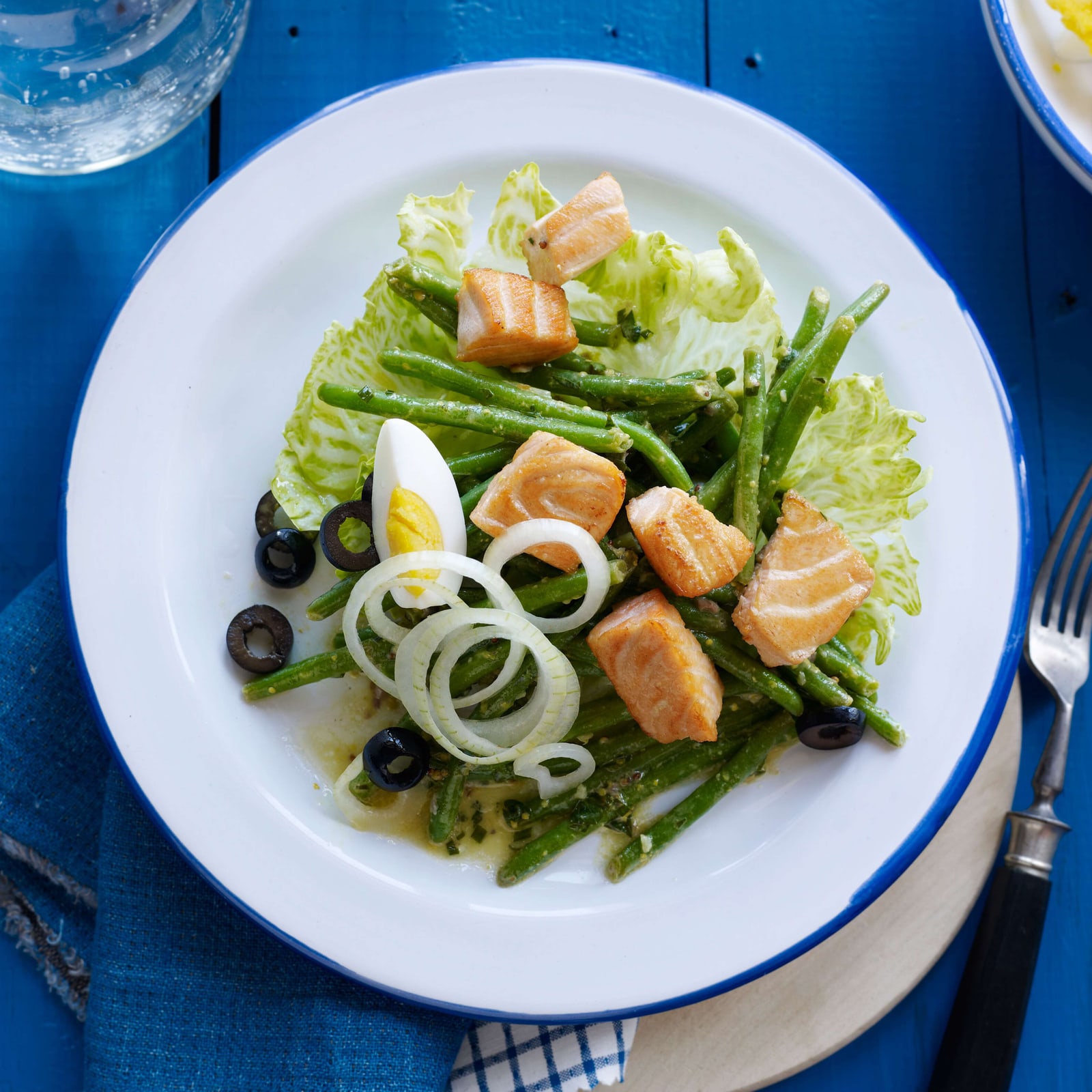 Kräuter-Egli auf Salat | Rezept Kräuter-Egli auf Salat | Rezept