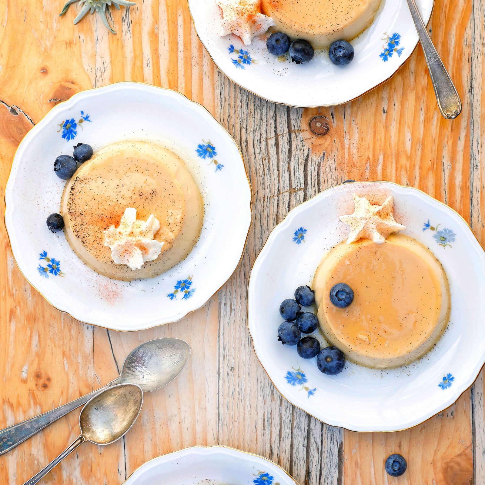 Kokos-Flan mit Chai-Zucker | Rezept