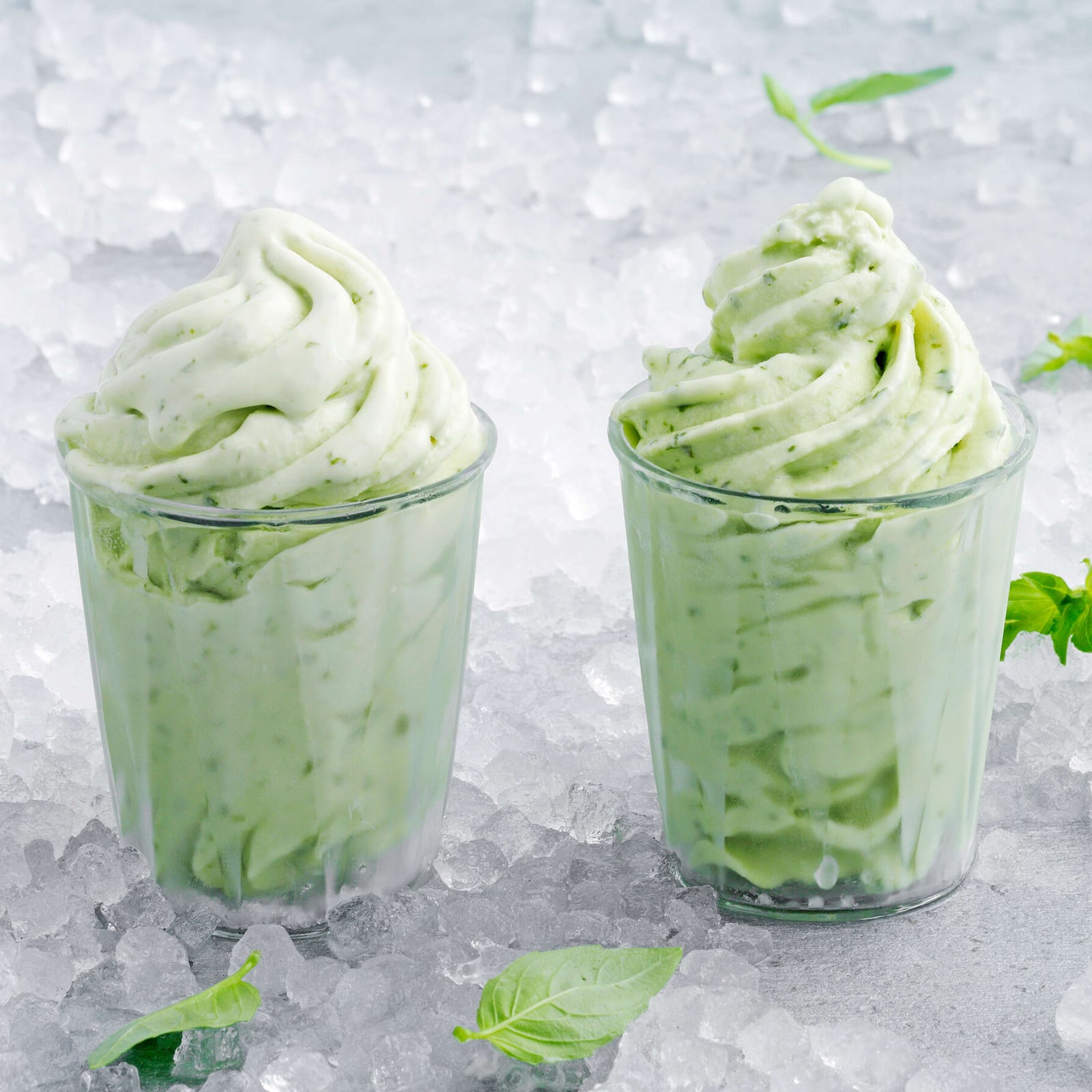 Gurken-Basilikum-Sorbet mit Pimm’s | Rezept