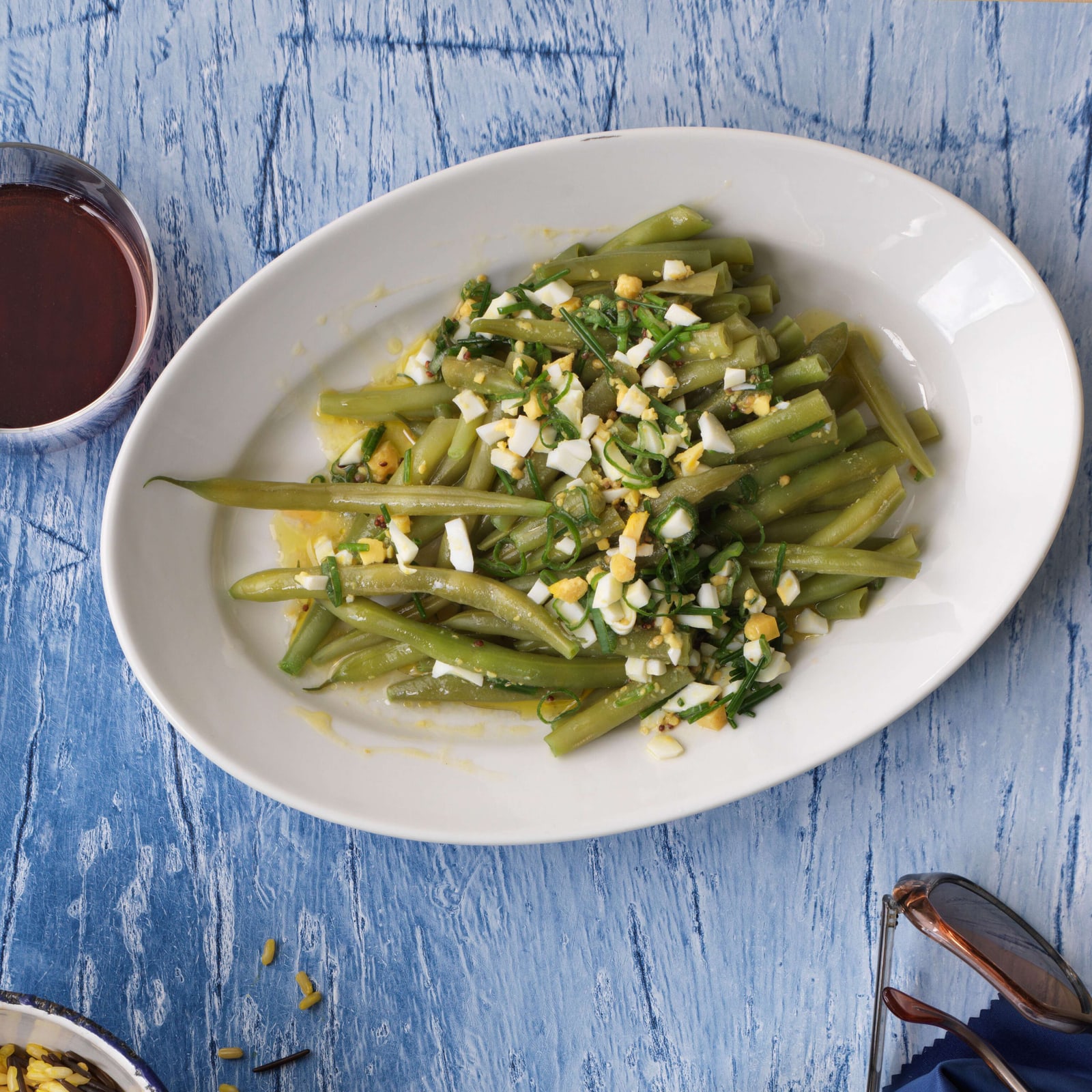 Bohnensalat an Nussvinaigrette mit Ei | Rezept