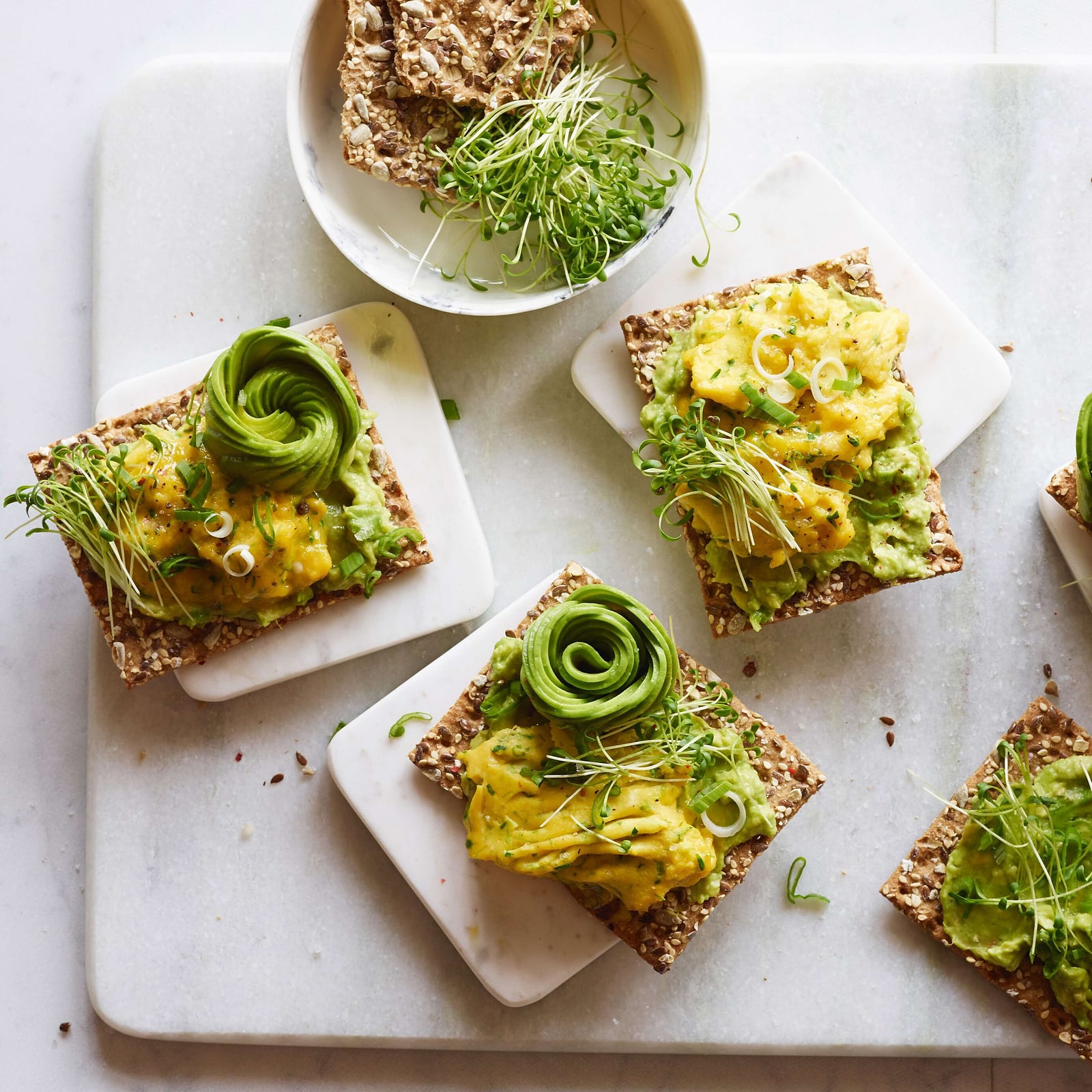 Grünes Rührei auf Brot | Rezept