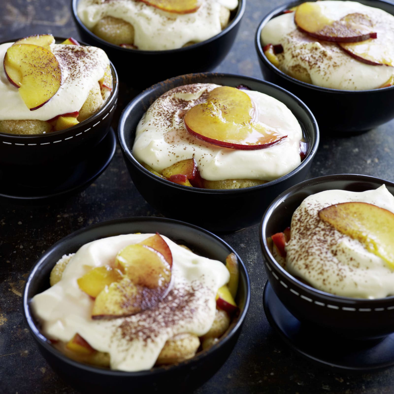 Pfirsich-Amaretti-Tiramisù | Rezept