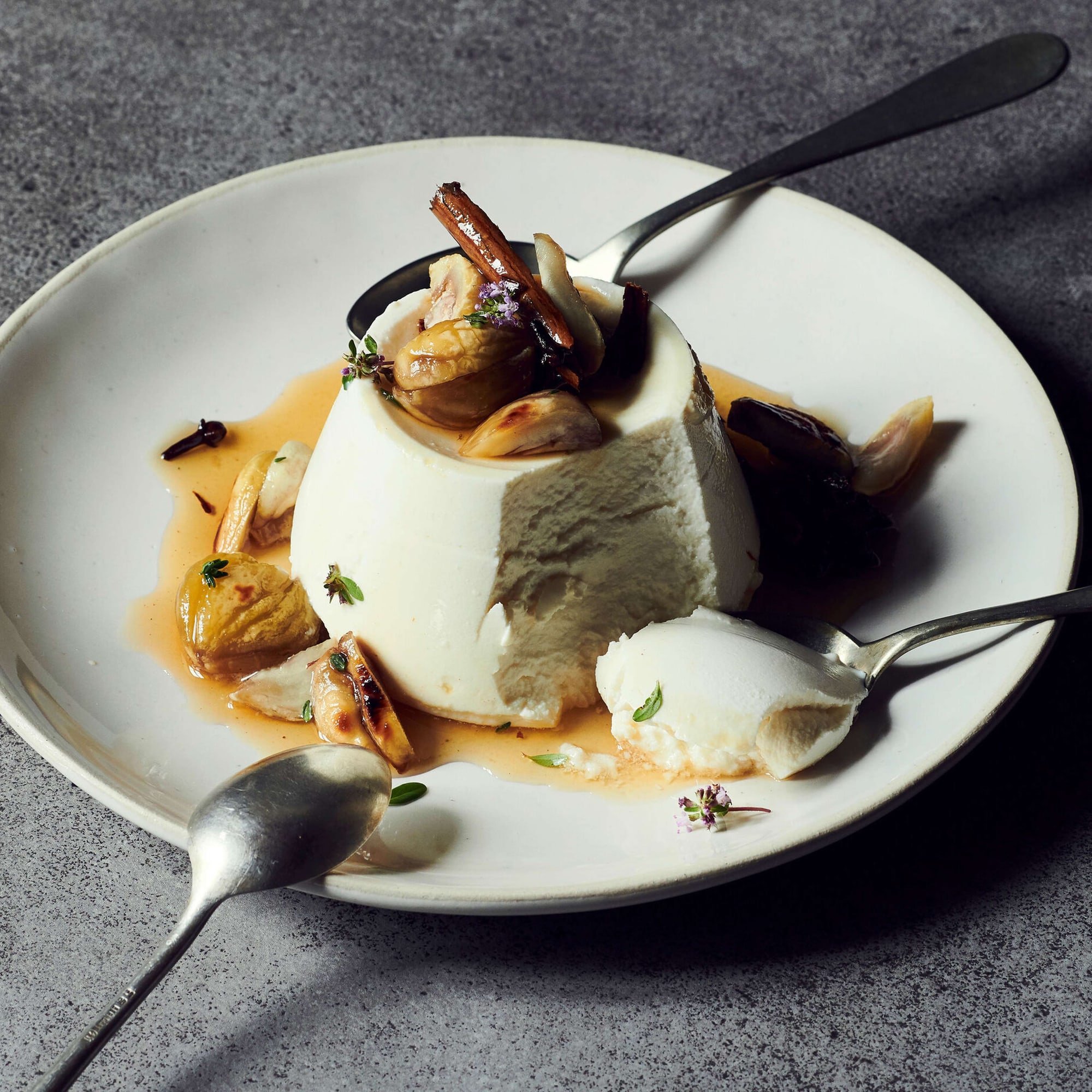 Quitten-Ricotta mit Schwarztee-Birnen | Rezept