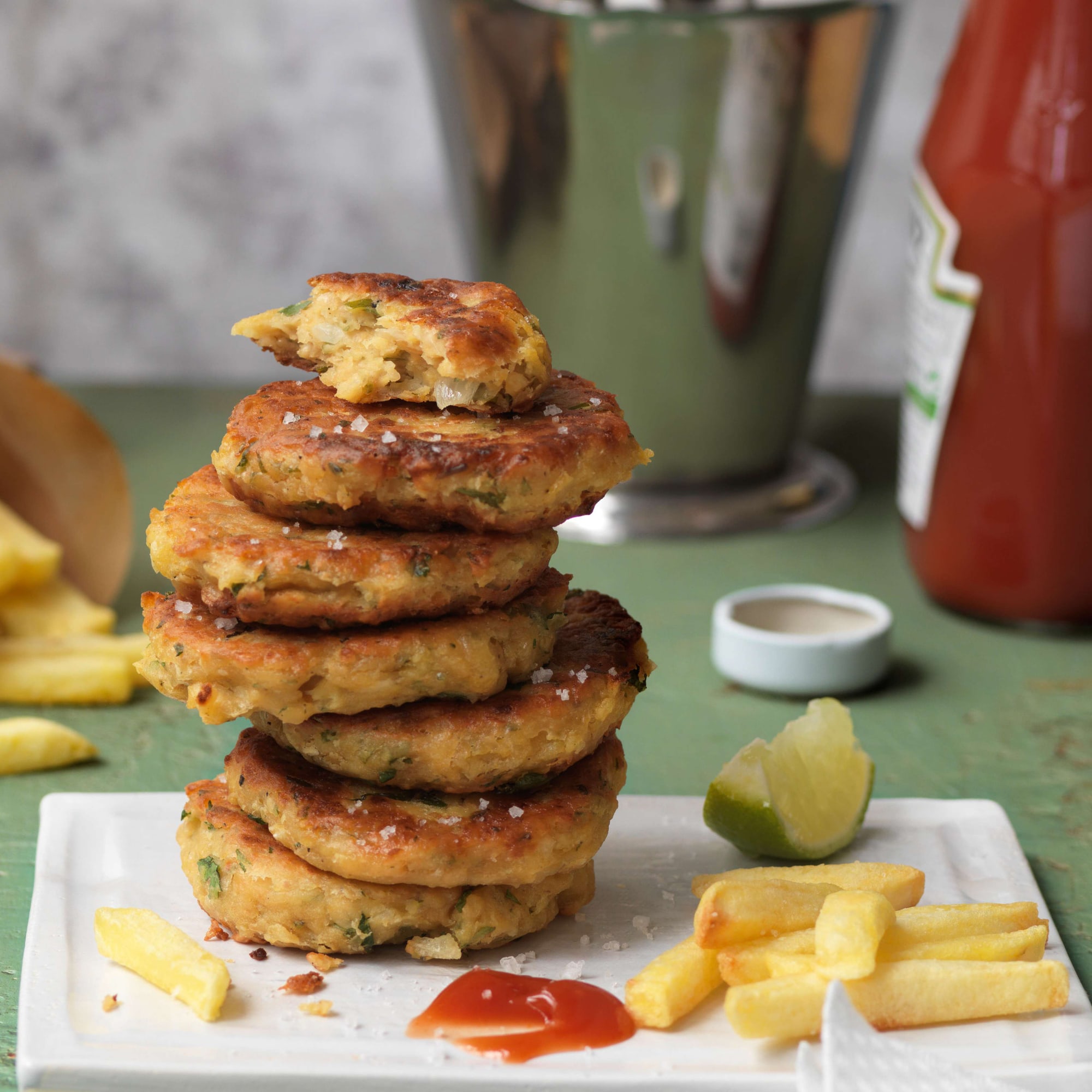 QuinoaKichererbsenTaler mit gerösteten Radieschen Migusto