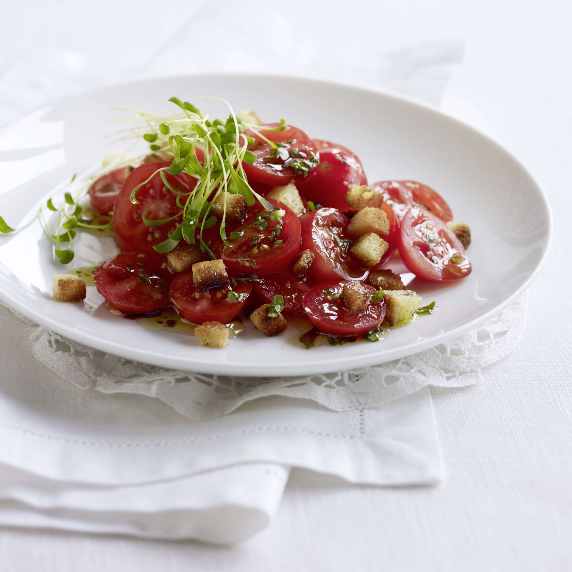 Melonen-Tomaten-Salat mit Burrata und Aceto-Perlen | Rezept