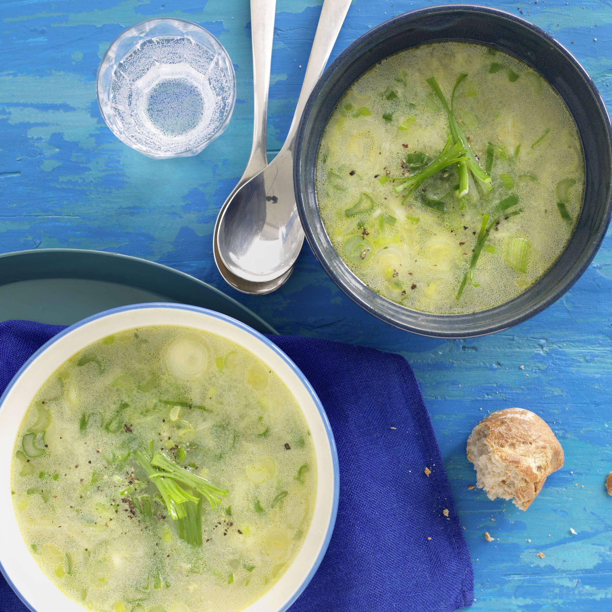 Spinatsuppe mit Knäckebrot | Migusto