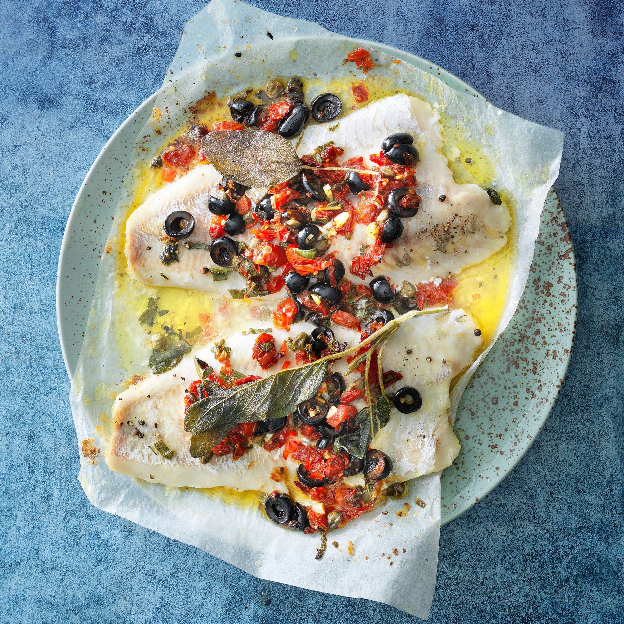 Fischfilets mit Oliven und Balsamico-Butter | Migusto