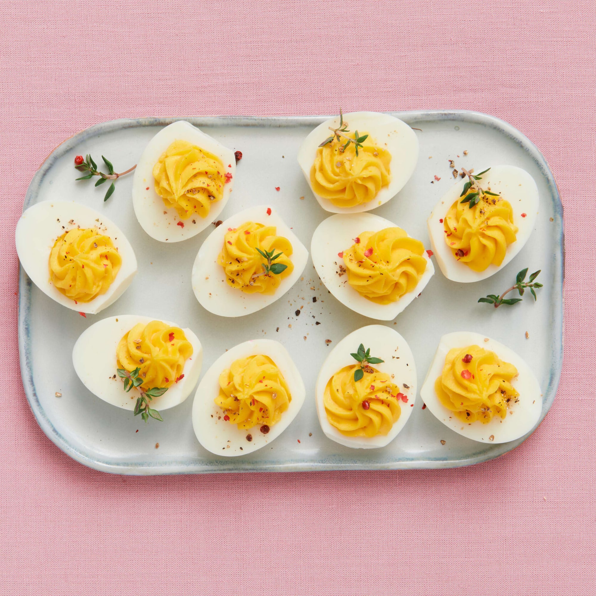 Eier mit Kräutersauce und Gebäck | Rezept Eier mit Kräutersauce und Gebäck | Rezept