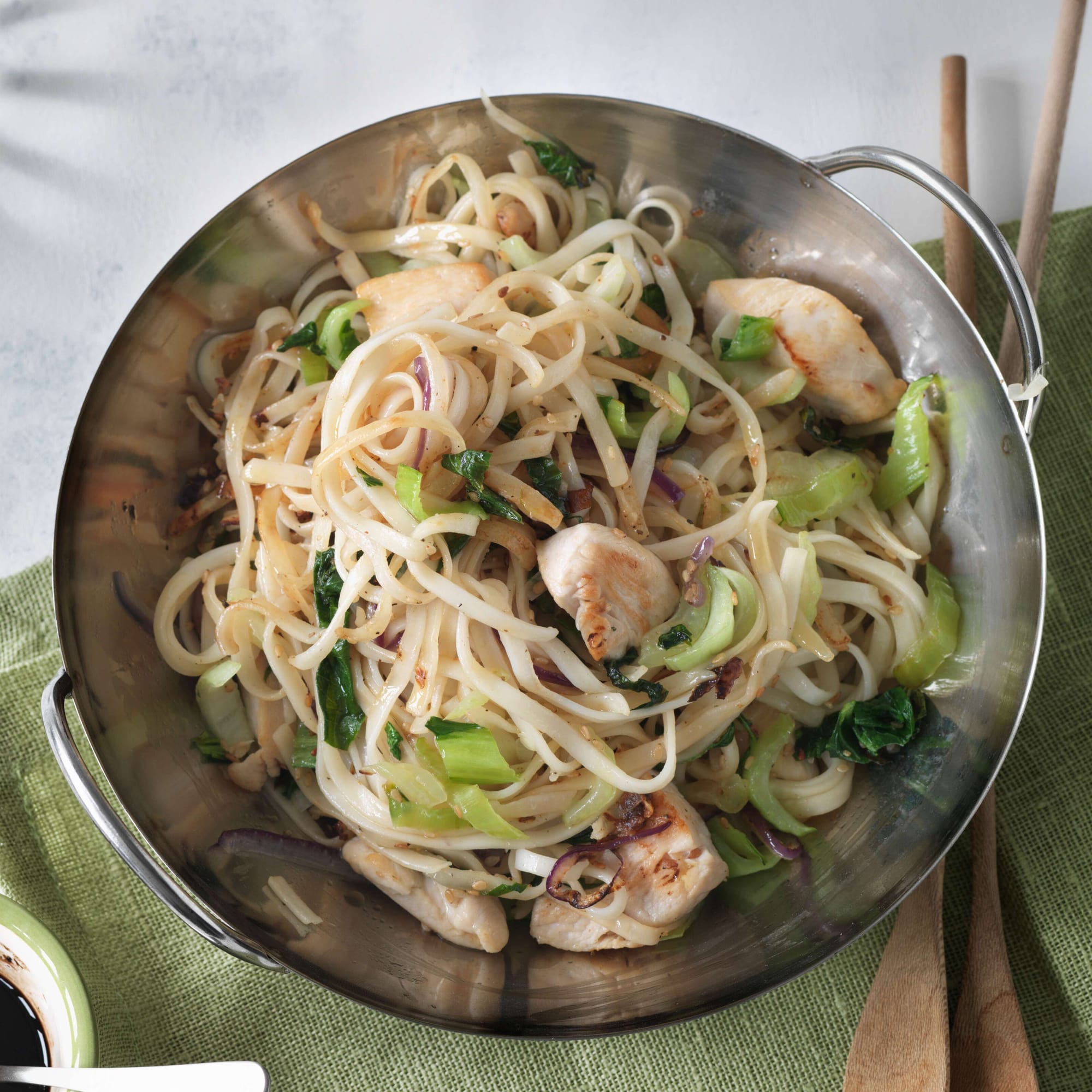 Udon-Nudeln mit Erdnusssauce | Rezept